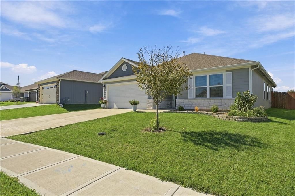 Photo 3 of 32 - 526 N Pear Street, Gardner, KS 66030