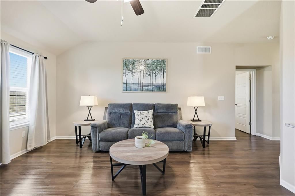 Photo 9 of 32 - 526 N Pear Street, Gardner, KS 66030