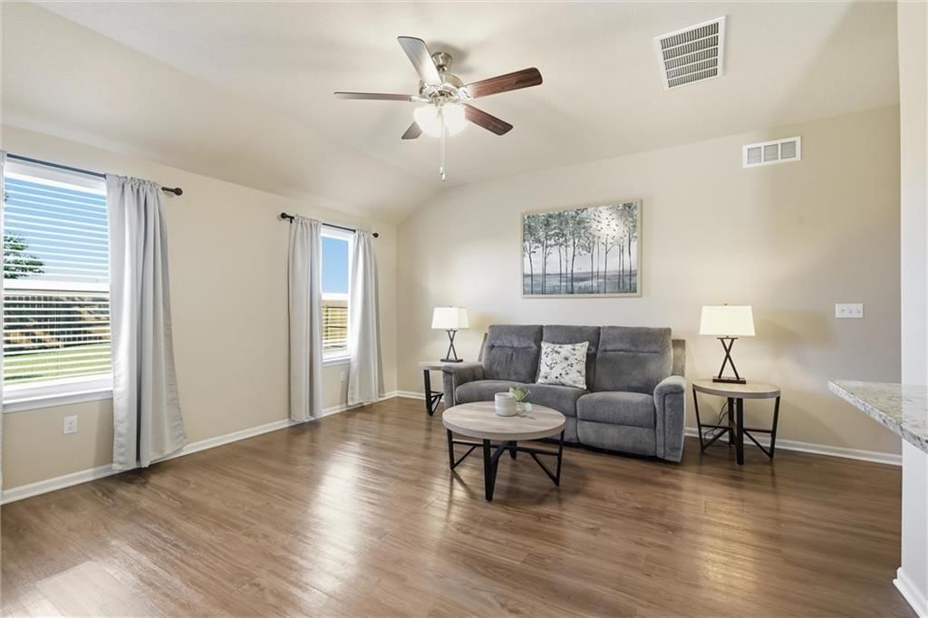 Photo 10 of 32 - 526 N Pear Street, Gardner, KS 66030