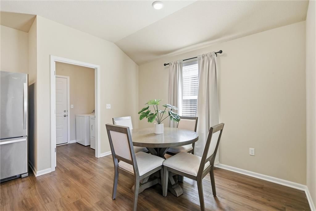 Breakfast nook at 526 N Pear Street, Gardner, KS 66030