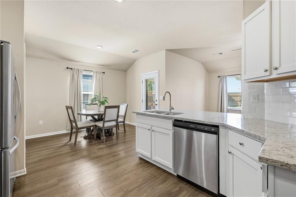 Photo 15 of 32 - 526 N Pear Street, Gardner, KS 66030