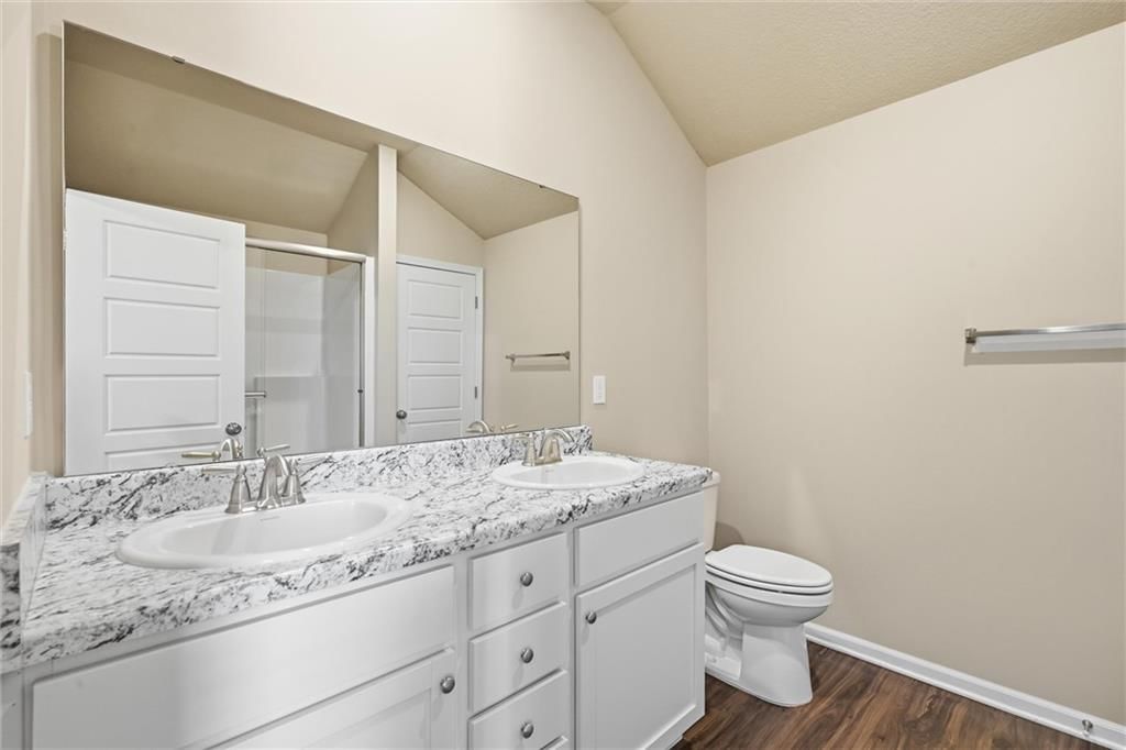 Double vanity at 526 N Pear Street, Gardner, KS 66030