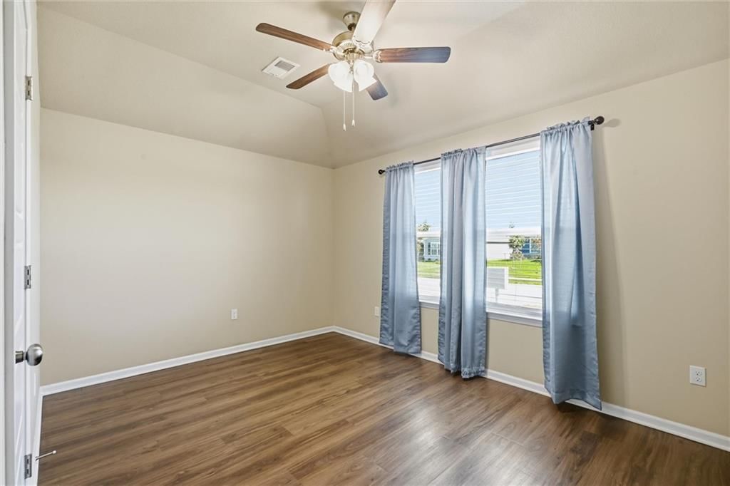 Photo 23 of 32 - 526 N Pear Street, Gardner, KS 66030
