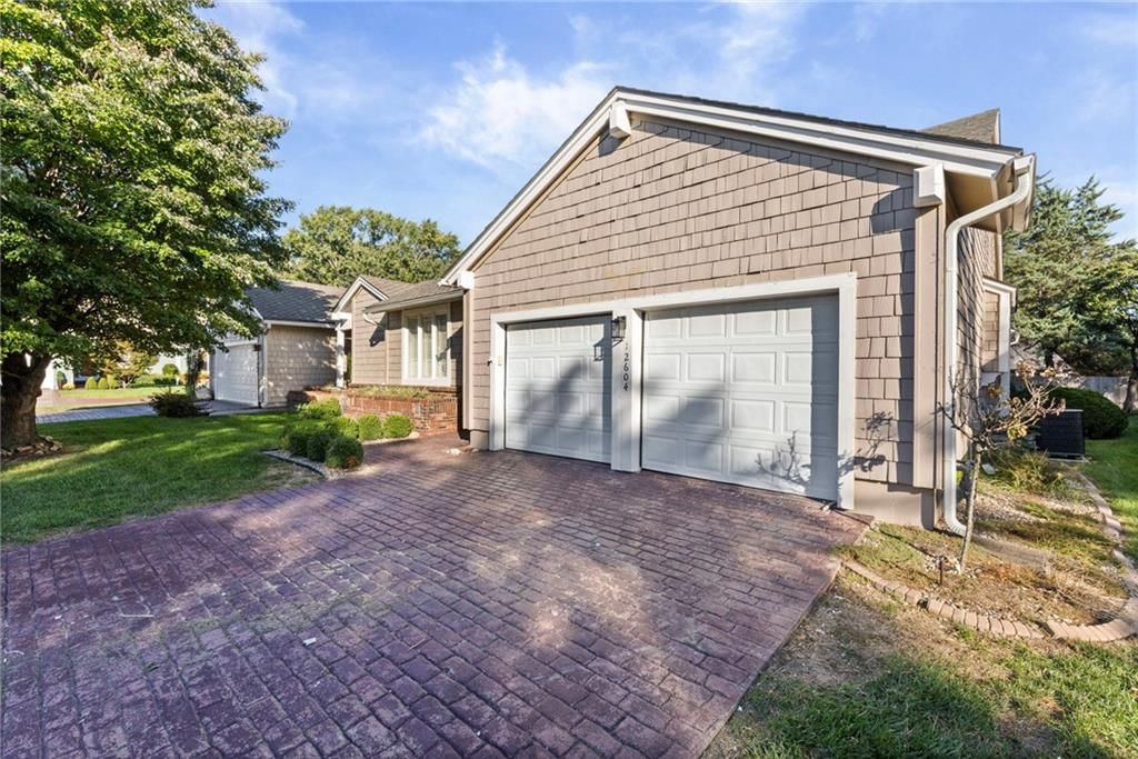 12604 Baltimore Court, Kansas City, MO: listing photo 2