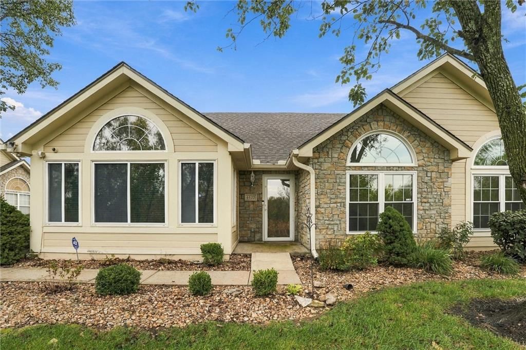 6122 NE KENSINGTON Drive, Lee's Summit, MO