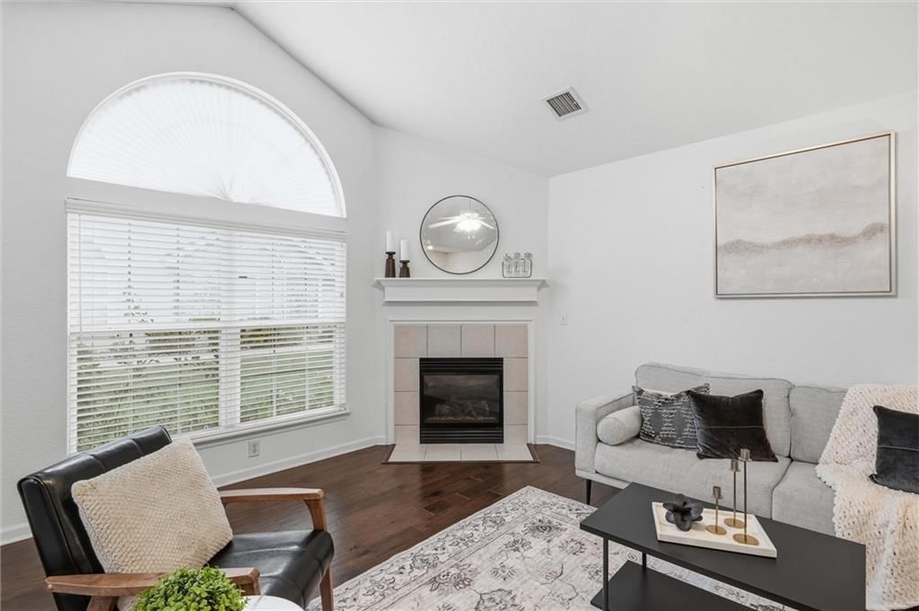 Main-floor primary bedroom at 6122 NE KENSINGTON Drive, Lee's Summit, MO 64064