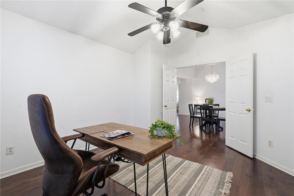 Photo 21 of 39 - 6122 NE KENSINGTON Drive, Lee's Summit, MO 64064
