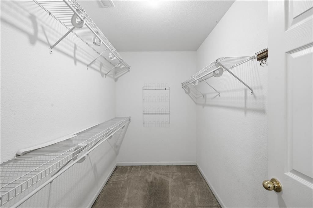 Photo 28 of 39 - 6122 NE KENSINGTON Drive, Lee's Summit, MO 64064