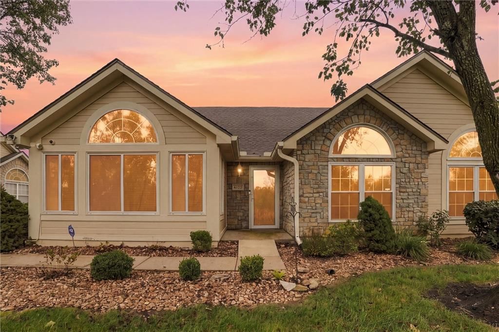 Photo 30 of 39 - 6122 NE KENSINGTON Drive, Lee's Summit, MO 64064