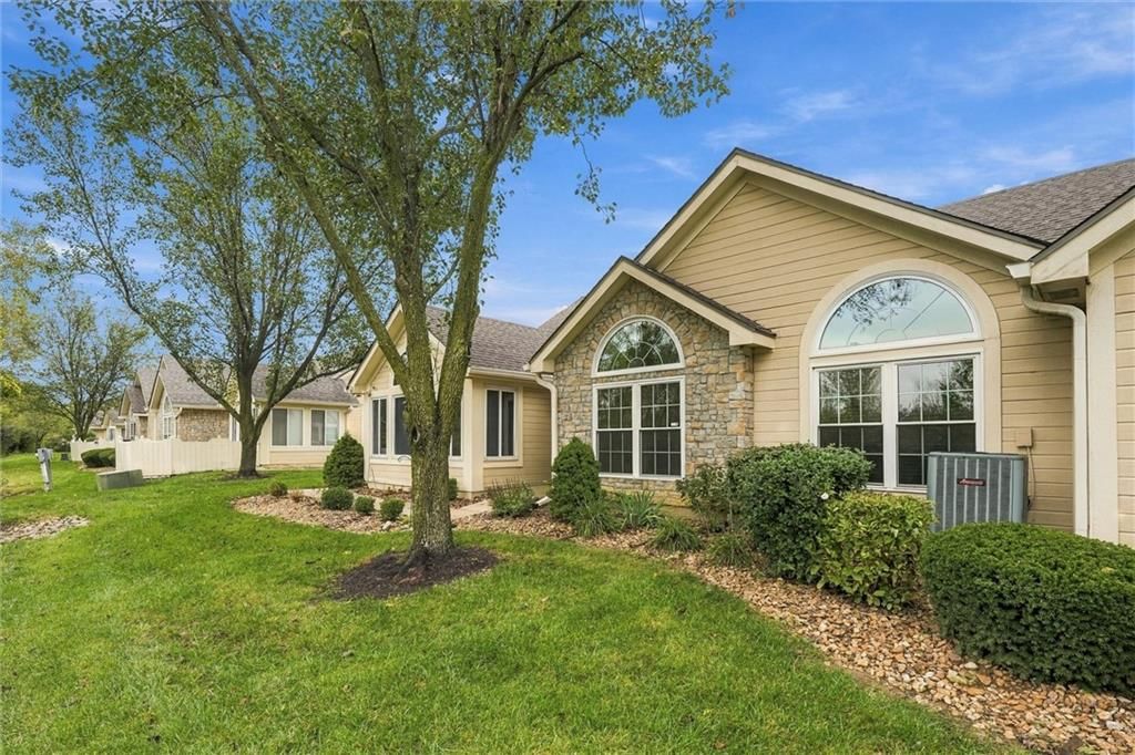 Photo 31 of 39 - 6122 NE KENSINGTON Drive, Lee's Summit, MO 64064