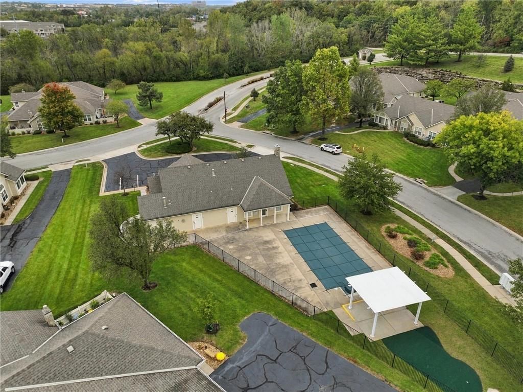 Photo 39 of 39 - 6122 NE KENSINGTON Drive, Lee's Summit, MO 64064