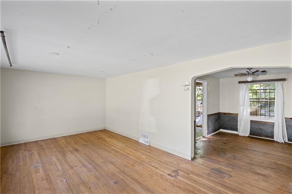6411 Walrond Avenue, Kansas City, MO: listing photo 3