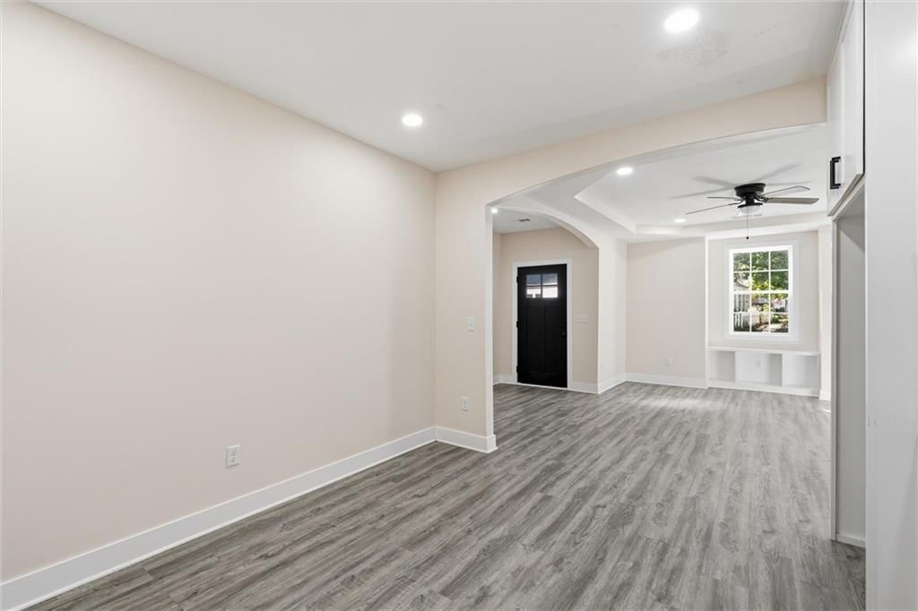 Photo 9 of 34 - 614 Spruce Street, Leavenworth, KS 66048