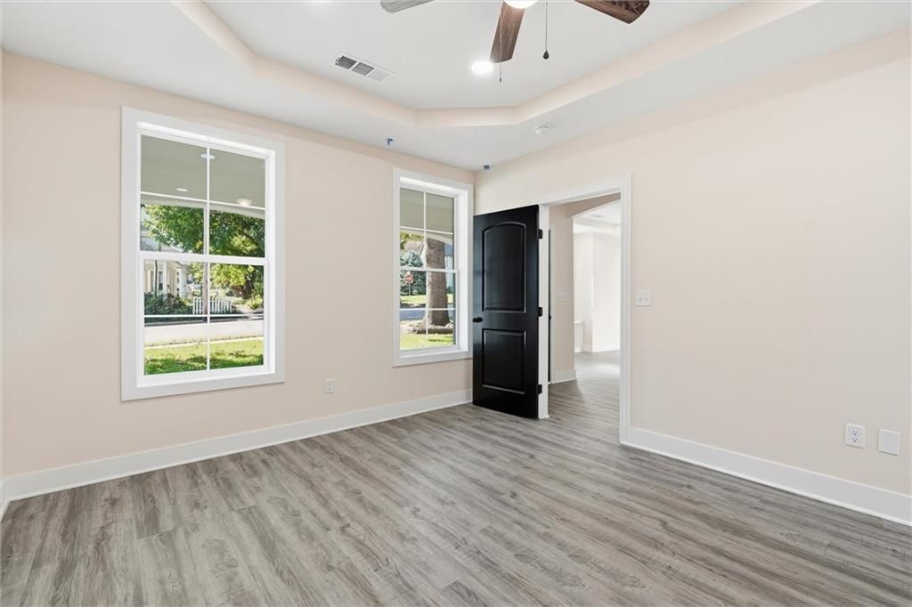 Photo 15 of 34 - 614 Spruce Street, Leavenworth, KS 66048