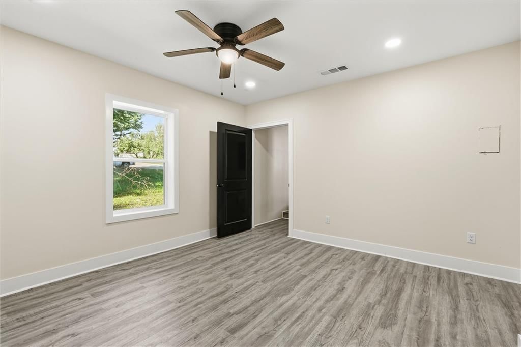 Photo 20 of 34 - 614 Spruce Street, Leavenworth, KS 66048