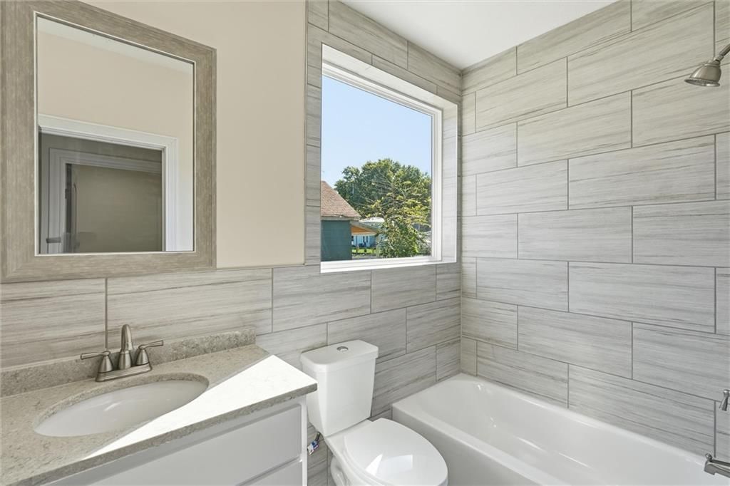 Photo 22 of 34 - 614 Spruce Street, Leavenworth, KS 66048