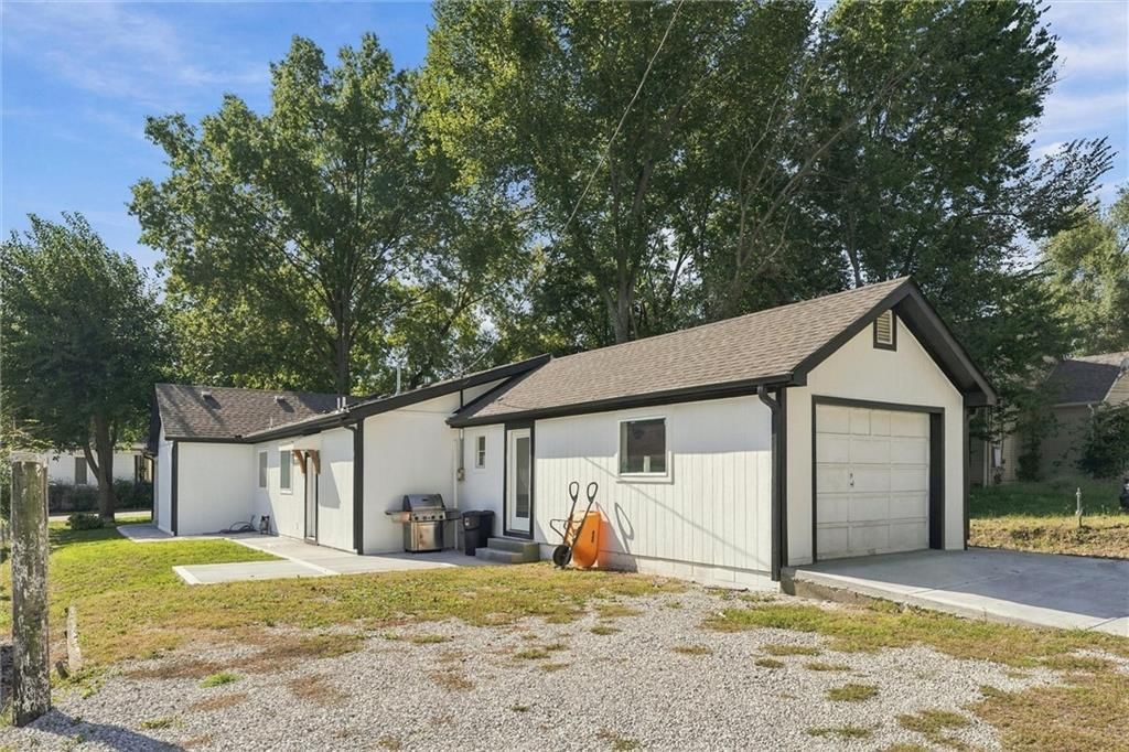 Photo 28 of 34 - 614 Spruce Street, Leavenworth, KS 66048
