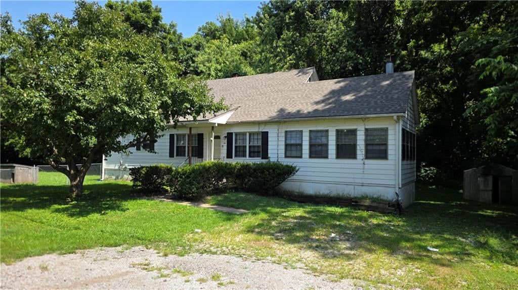 4701 NW Green Hills Road, Riverside, MO