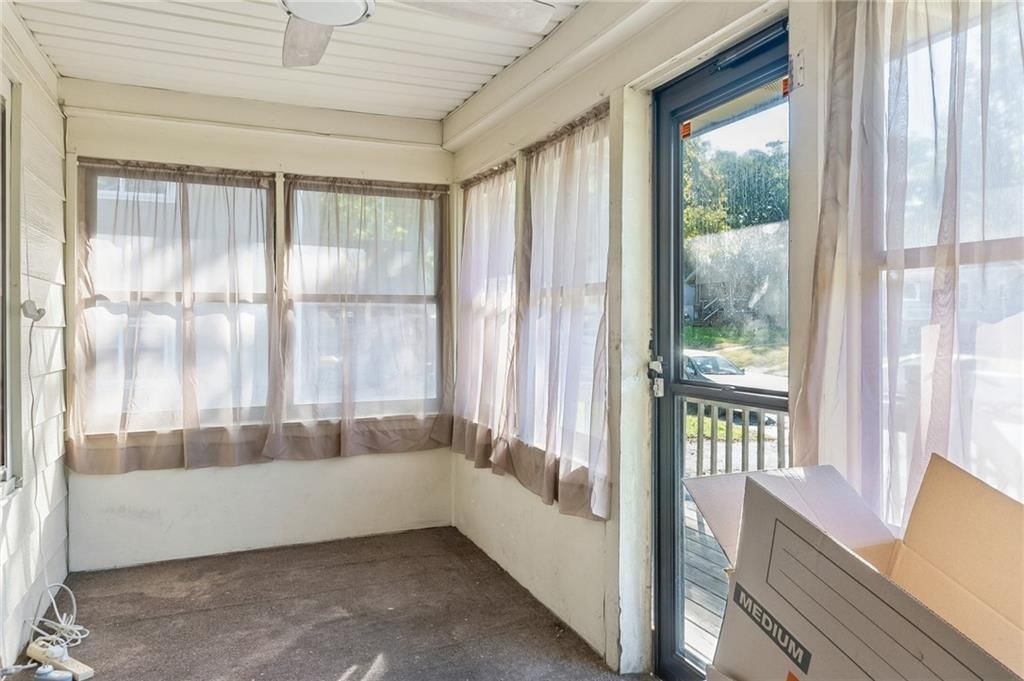3002 W 44th Avenue, Kansas City, KS: listing photo 2