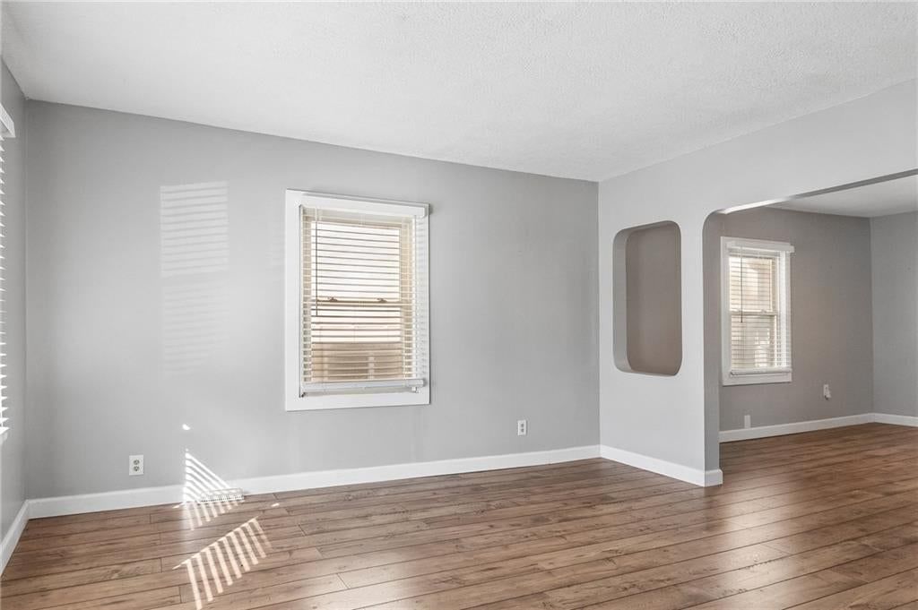 3002 W 44th Avenue, Kansas City, KS: listing photo 3