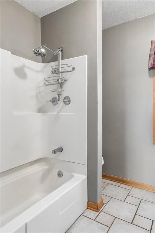 Photo 15 of 27 - 3002 W 44th Avenue, Kansas City, KS 66103