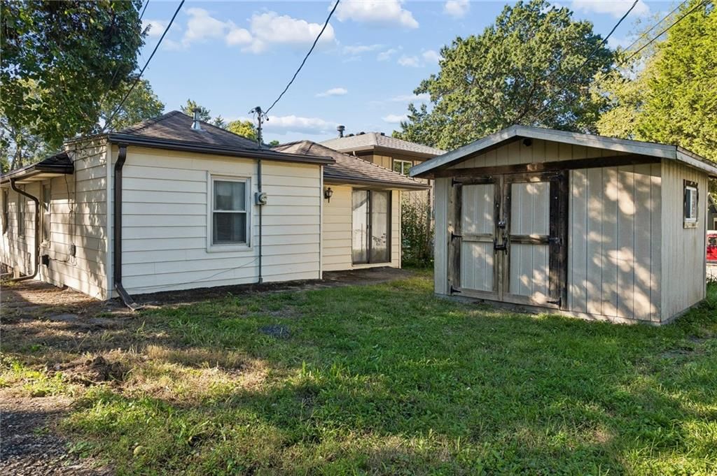 Photo 25 of 27 - 3002 W 44th Avenue, Kansas City, KS 66103