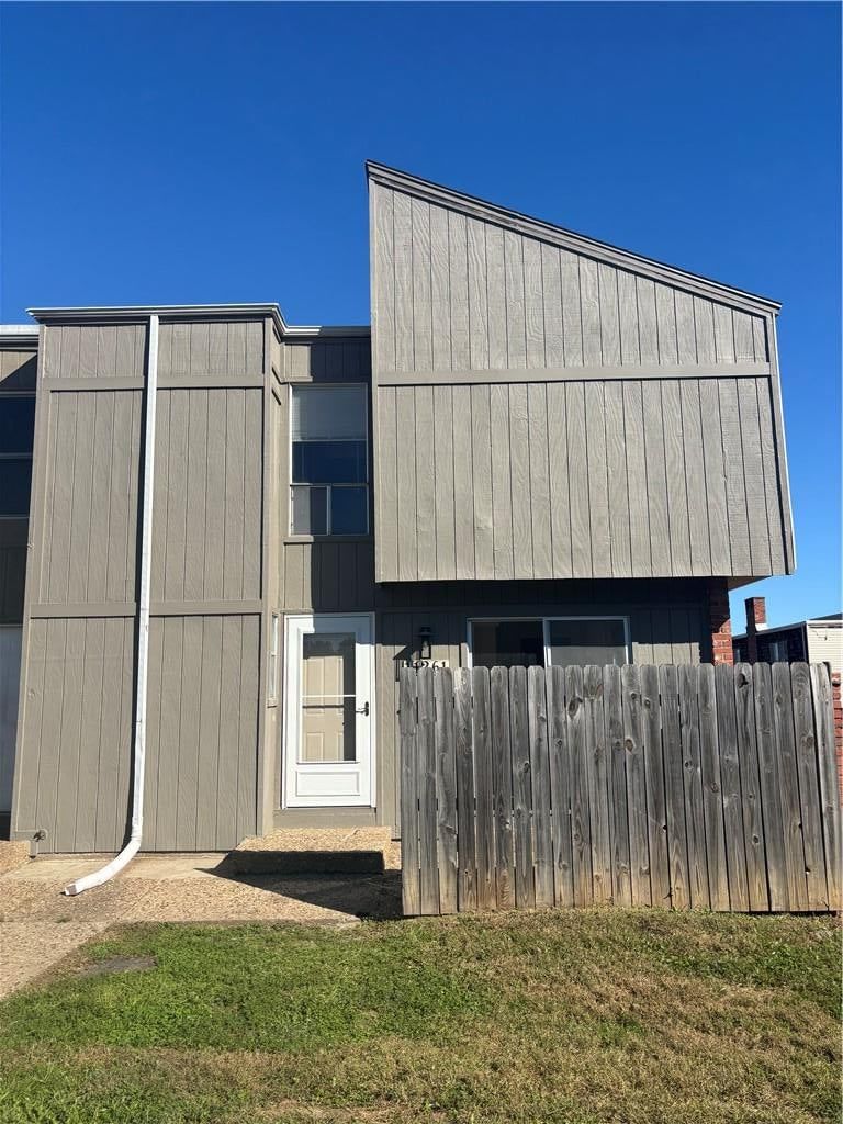 11261 Calico Drive, Kansas City, MO: listing photo 2