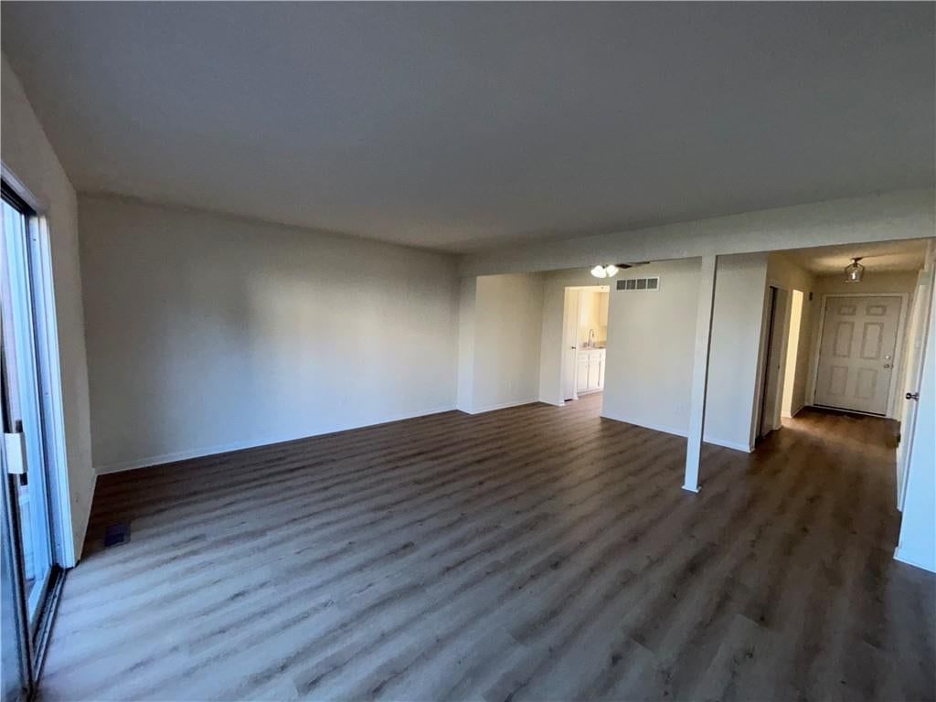 Photo 6 of 44 - 11261 Calico Drive, Kansas City, MO 64137