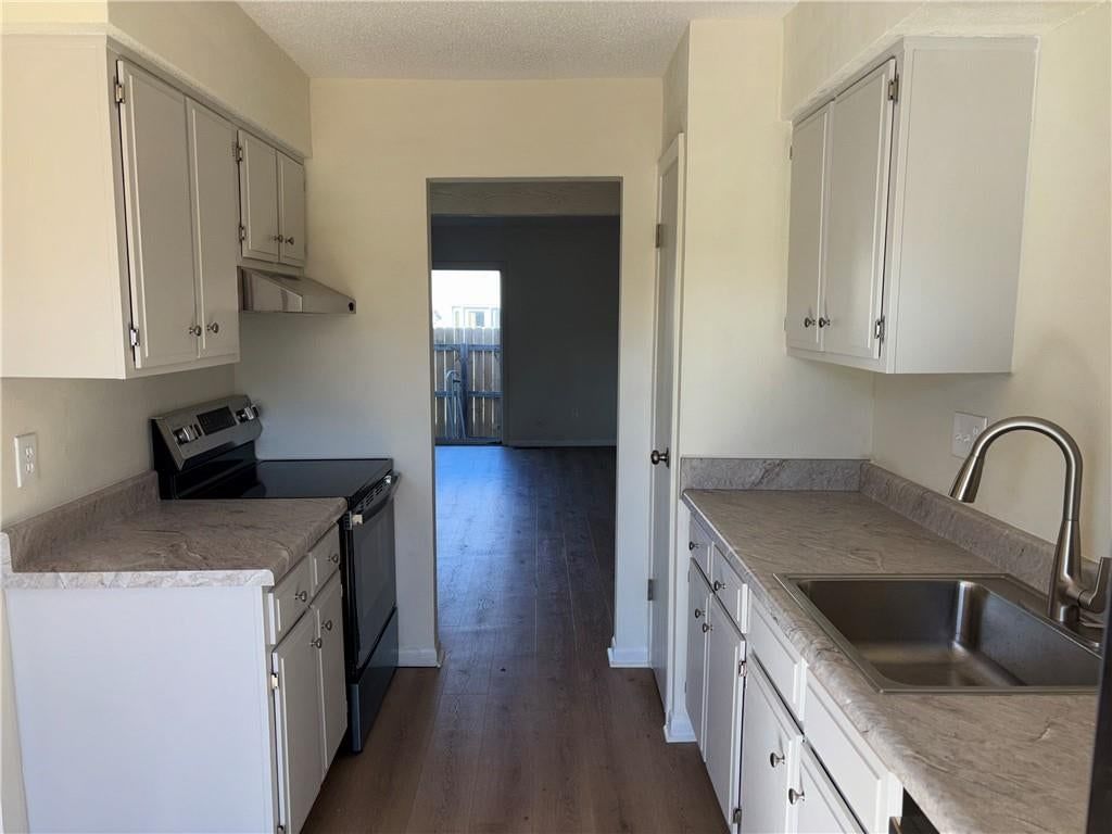 Photo 11 of 44 - 11261 Calico Drive, Kansas City, MO 64137