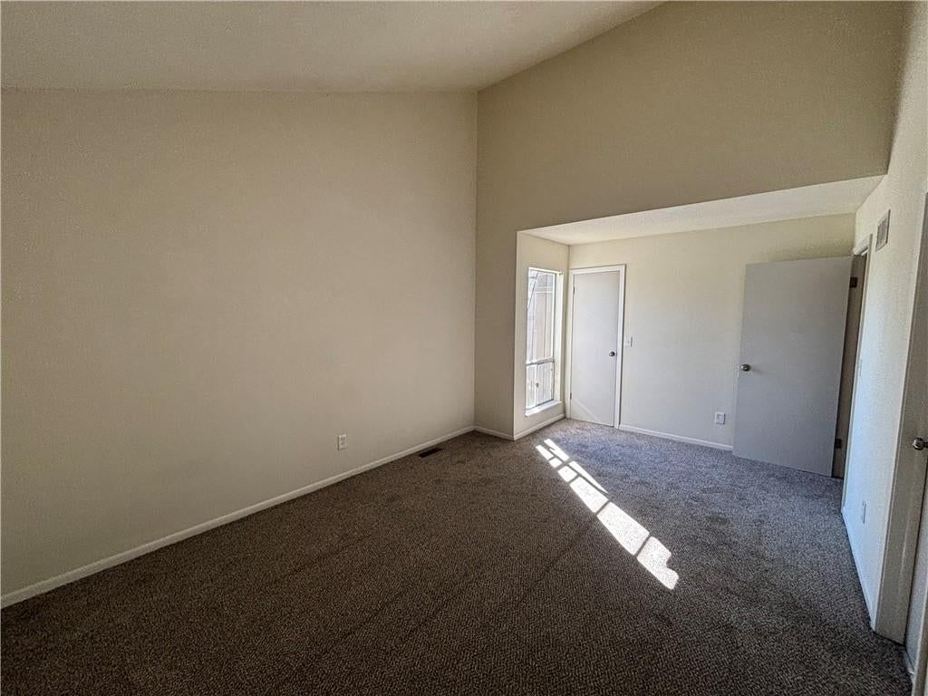 Photo 17 of 44 - 11261 Calico Drive, Kansas City, MO 64137