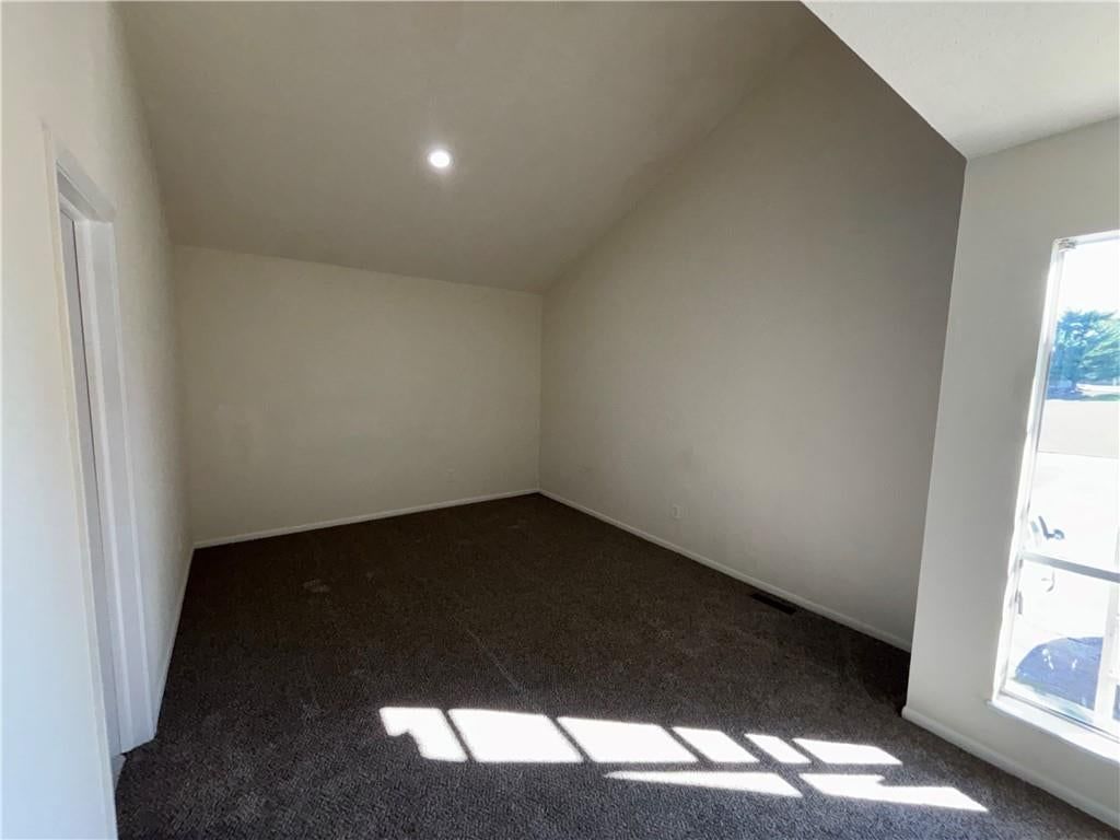 Photo 23 of 44 - 11261 Calico Drive, Kansas City, MO 64137