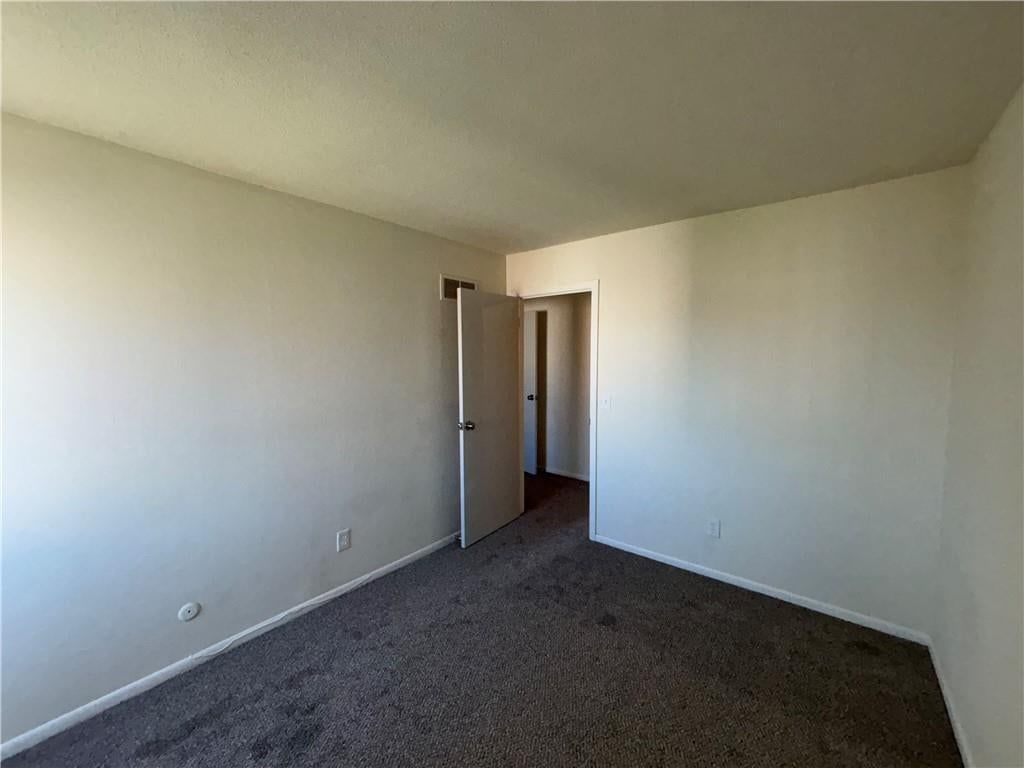 Photo 26 of 44 - 11261 Calico Drive, Kansas City, MO 64137