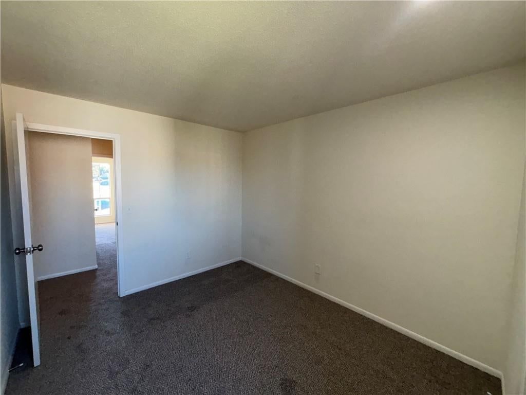 Photo 27 of 44 - 11261 Calico Drive, Kansas City, MO 64137