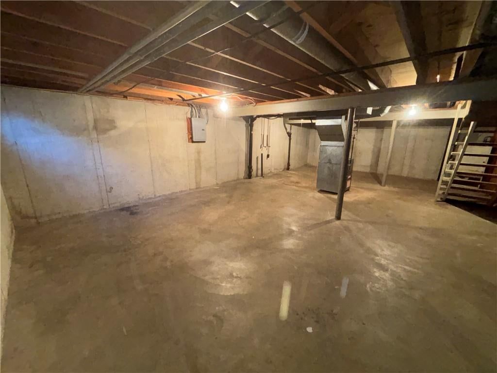 Photo 39 of 44 - 11261 Calico Drive, Kansas City, MO 64137