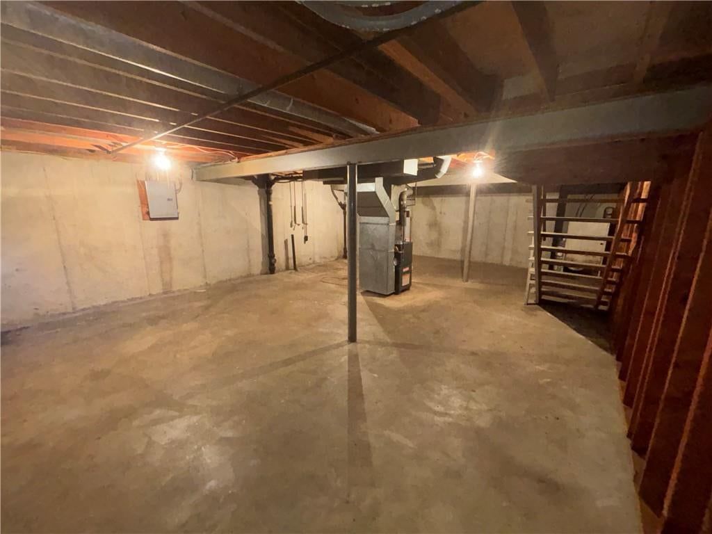 Photo 41 of 44 - 11261 Calico Drive, Kansas City, MO 64137