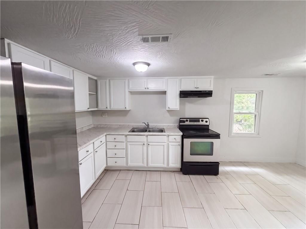 808 E Pacific Avenue, Independence, MO: listing photo 2