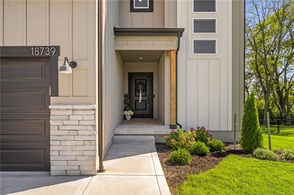 18739 Mahaffie Street, Spring Hill, KS: listing photo 3