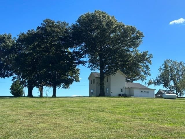 17201 Coffin Road, Leavenworth, KS: listing photo 3