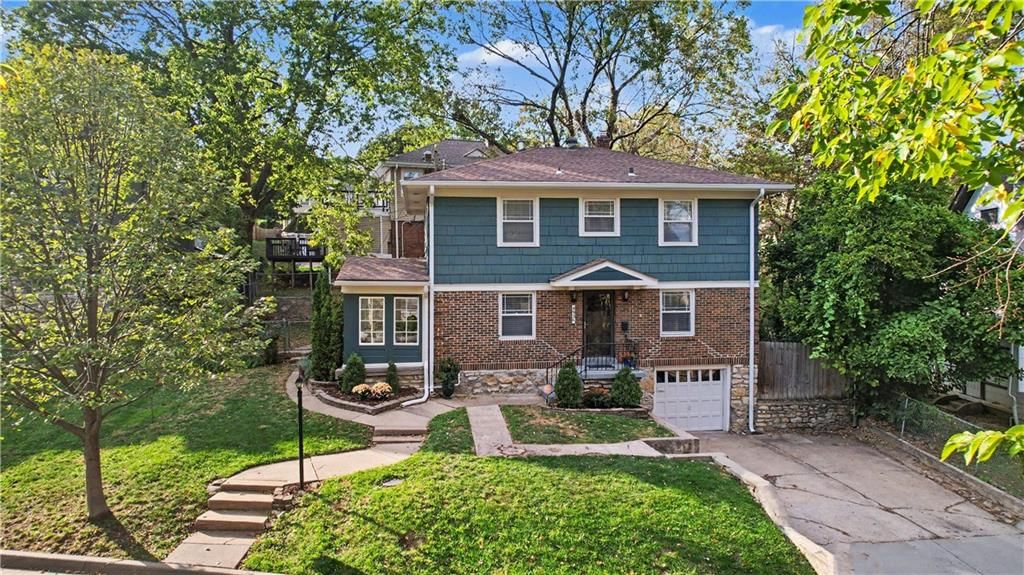 4936 Troostwood Road, Kansas City, MO: listing photo 2