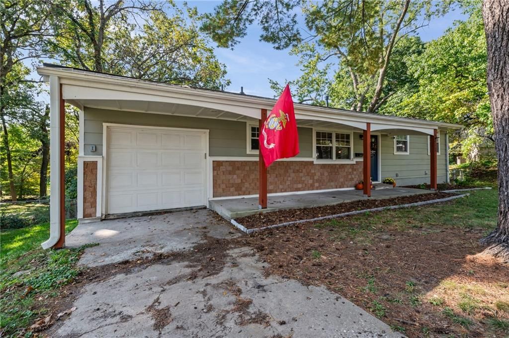7711 NE 53rd Terrace, Kansas City, MO: listing photo 2