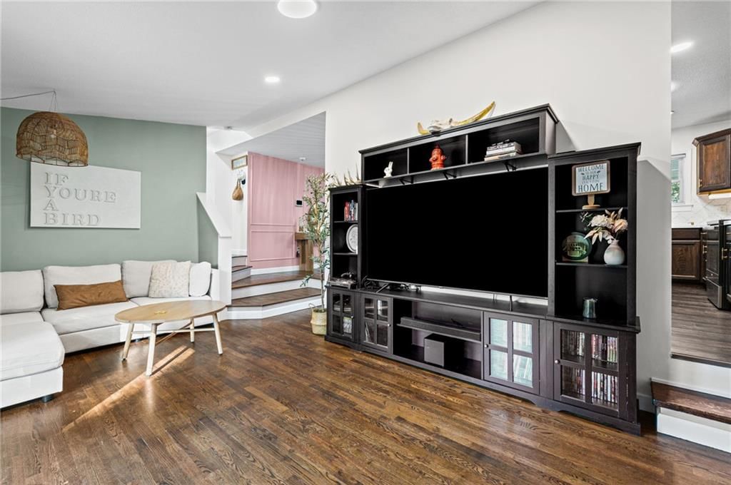 Recessed lighting at 7711 NE 53rd Terrace, Kansas City, MO 64119