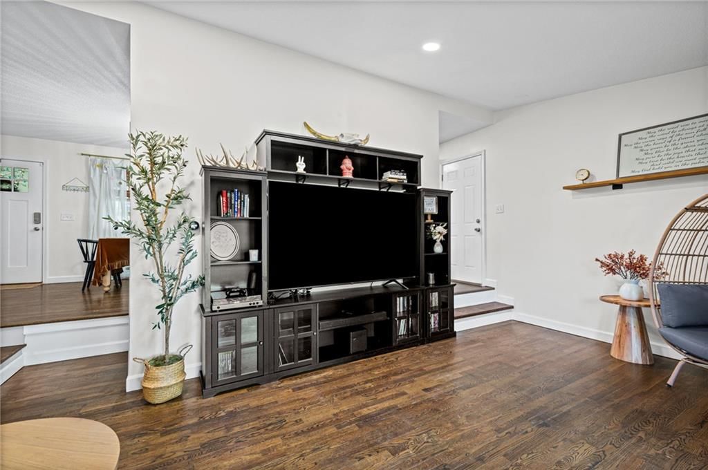Photo 10 of 46 - 7711 NE 53rd Terrace, Kansas City, MO 64119