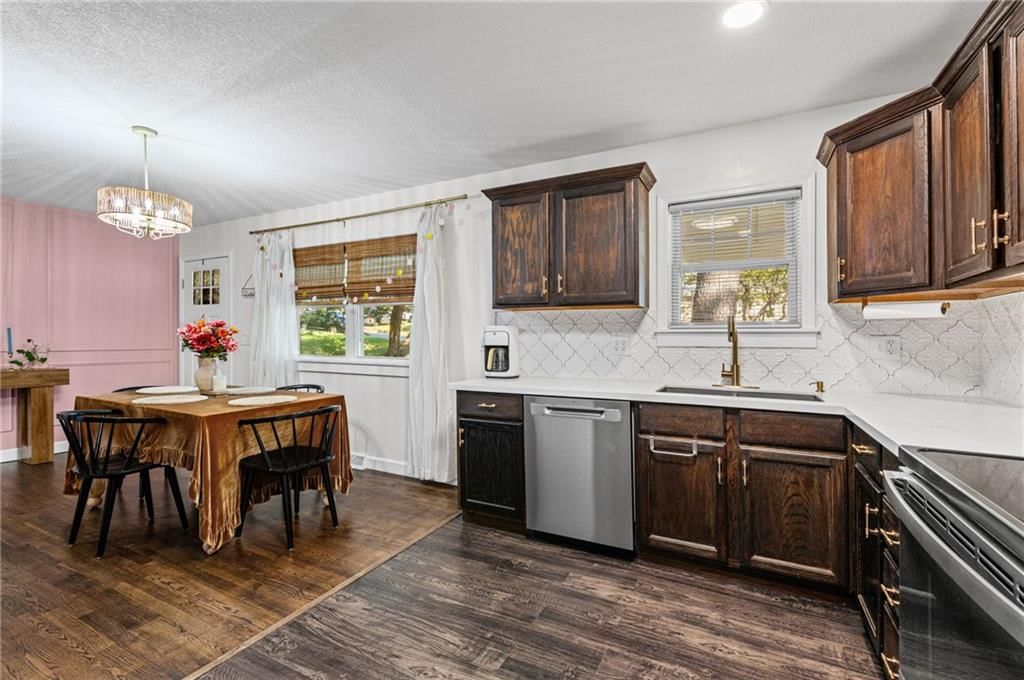 Photo 13 of 46 - 7711 NE 53rd Terrace, Kansas City, MO 64119