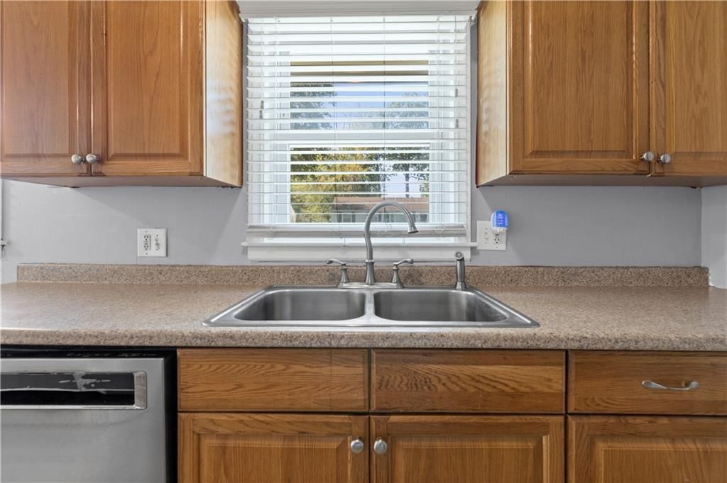 Photo 7 of 17 - 3607 S Osage Street, Independence, MO 64055
