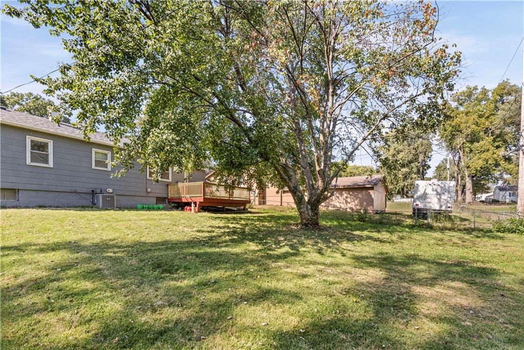 Photo 15 of 17 - 3607 S Osage Street, Independence, MO 64055