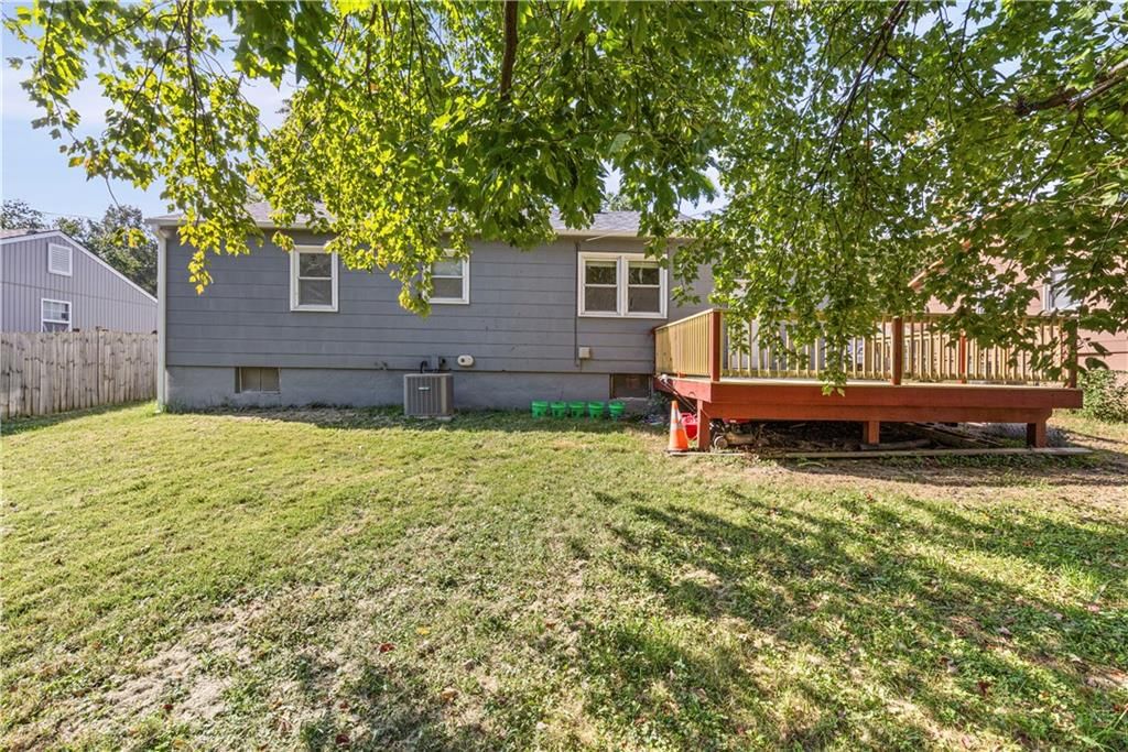 Photo 16 of 17 - 3607 S Osage Street, Independence, MO 64055