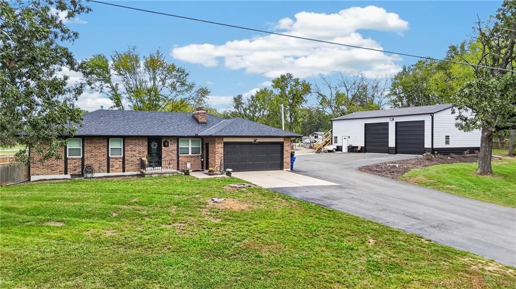 18902 E 263rd Street, Harrisonville, MO: listing photo 2
