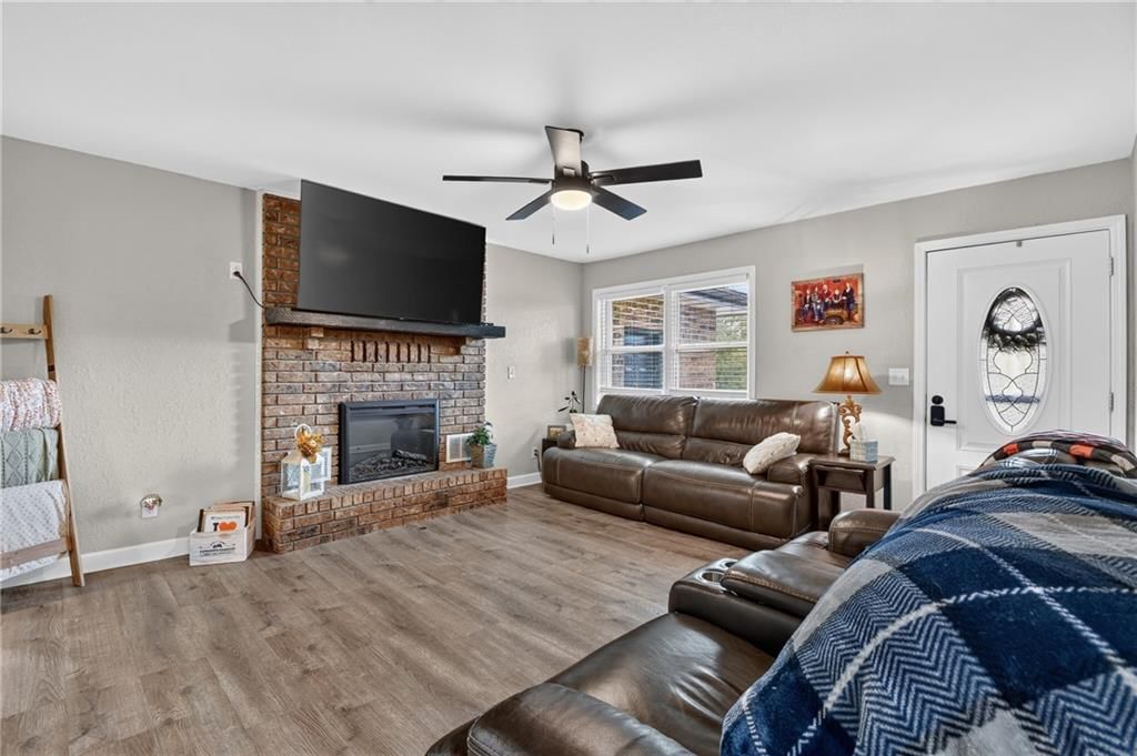 Photo 10 of 78 - 18902 E 263rd Street, Harrisonville, MO 64701