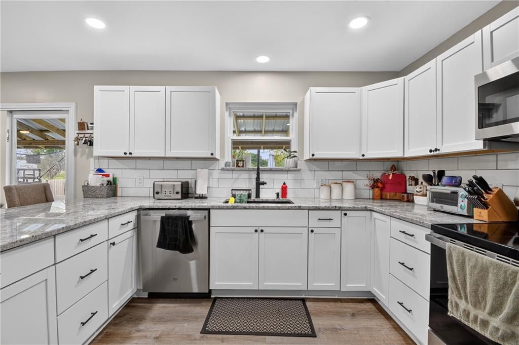Photo 14 of 78 - 18902 E 263rd Street, Harrisonville, MO 64701