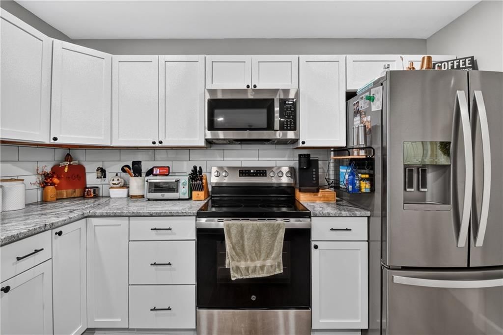 Photo 15 of 78 - 18902 E 263rd Street, Harrisonville, MO 64701